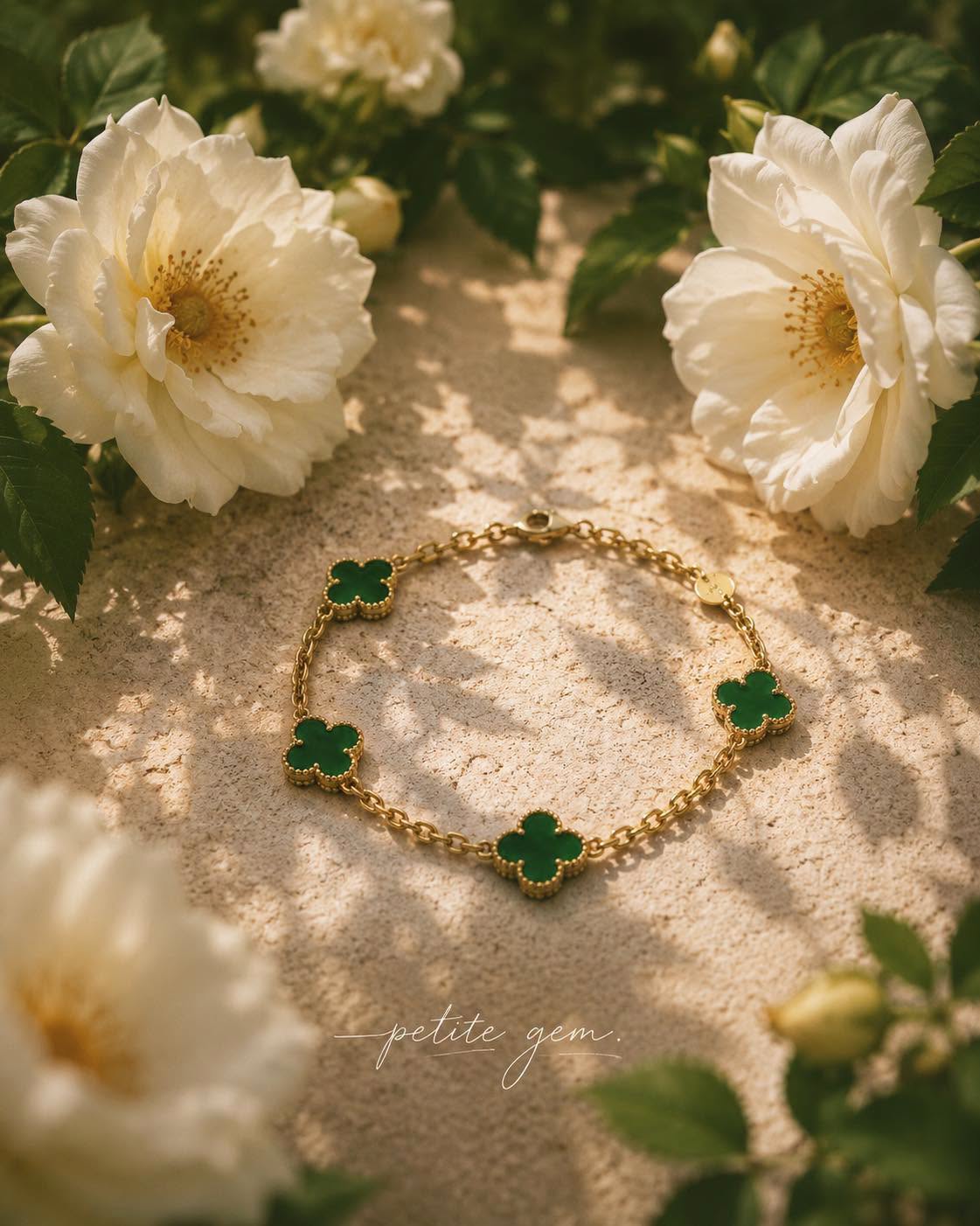 Vòng Tay Cỏ Bốn Lá Chalcedony