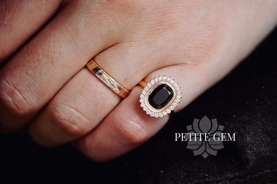 Nhẫn đá Tourmaline đen viền Moissanite