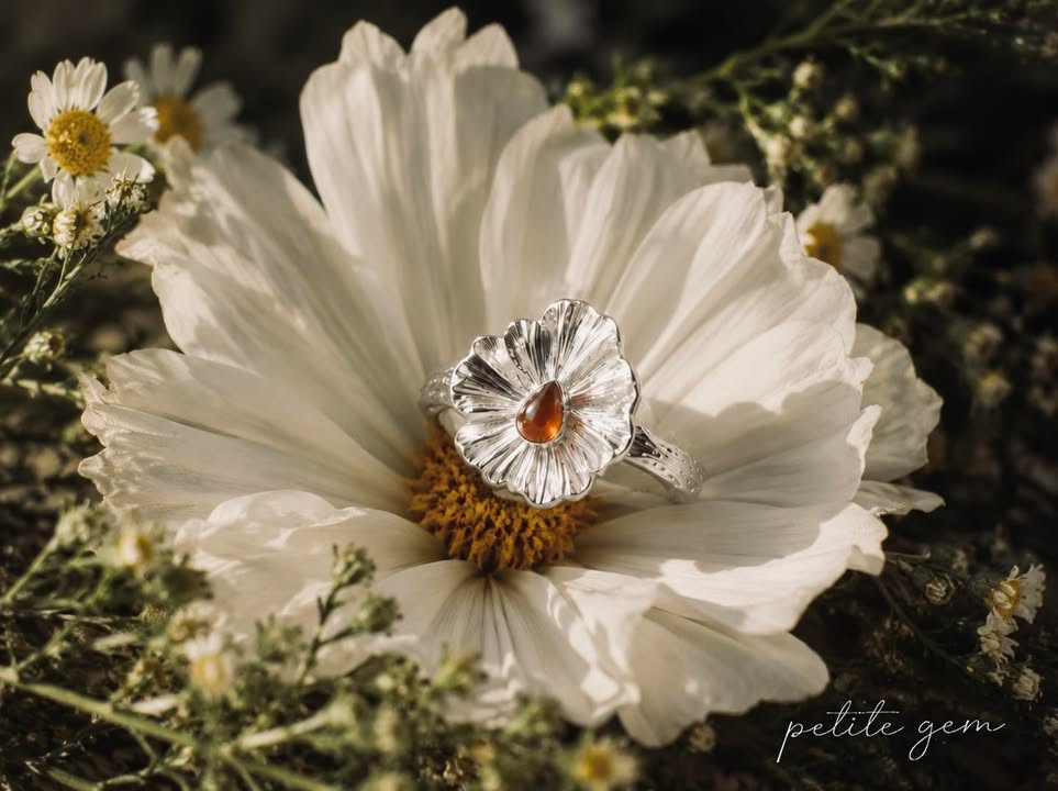 Nhẫn hoa Sunstone giọt nước