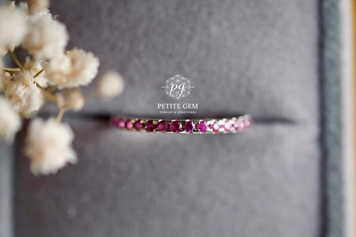 Bộ nhẫn eternity ruby vàng trắng nhỏ gọn, tinh tế