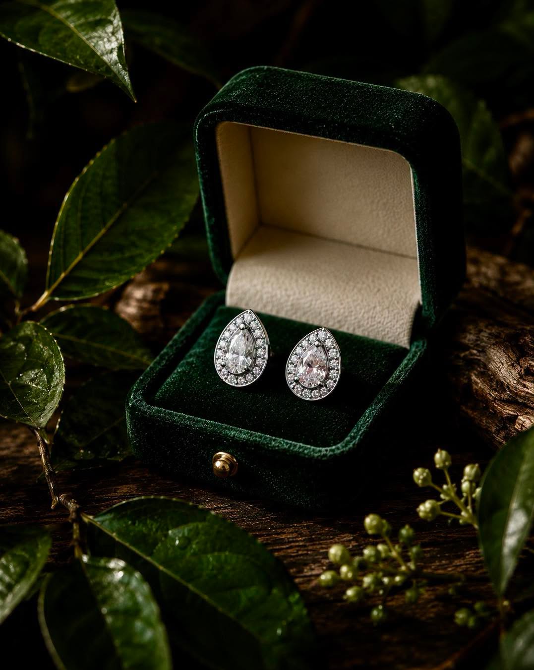 Bông tai giọt nước đá moissanite