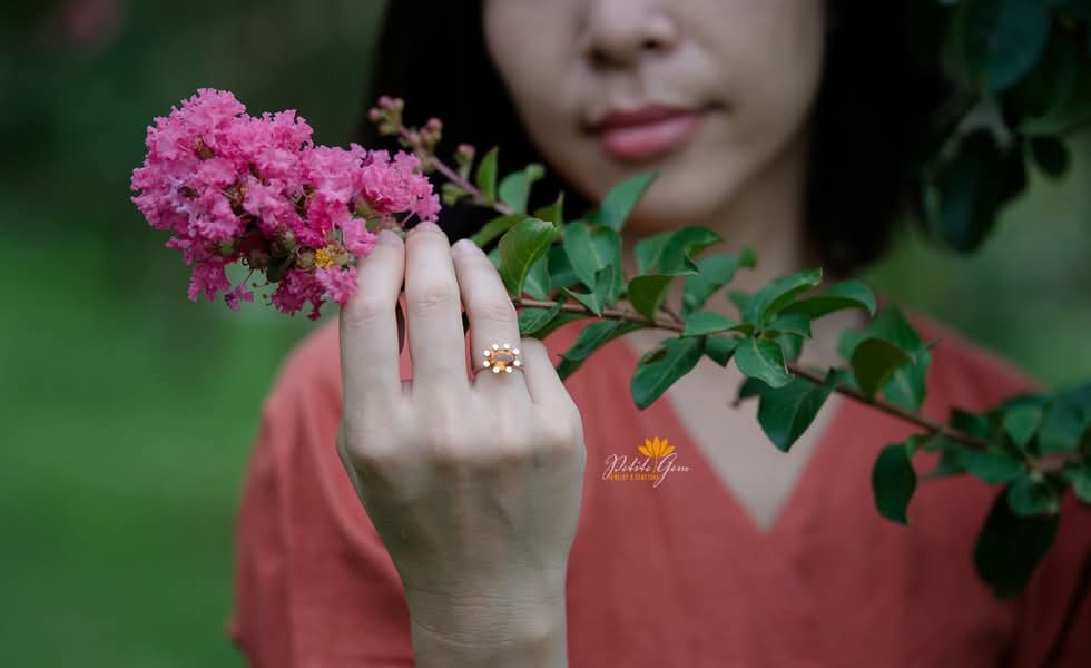 Nhẫn mặt trời đá citrine tròn kiểu tia nắng