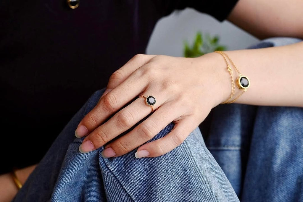 Nhẫn tròn thạch anh tóc đen đá tròn 7mm