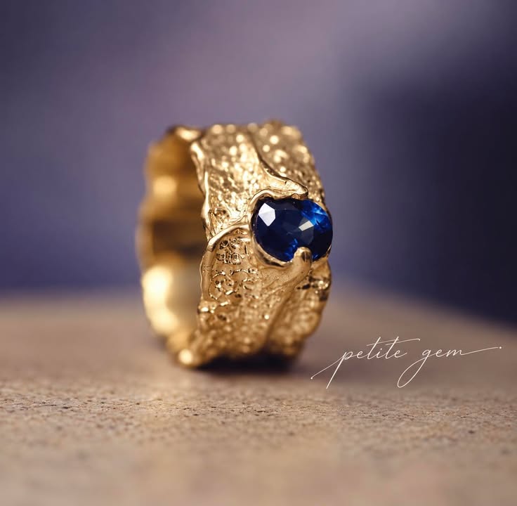 Nhẫn sapphire thô ráp làm tay