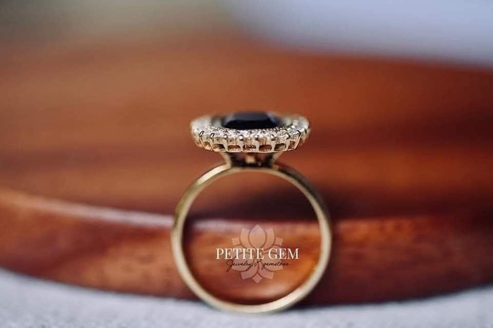Nhẫn đá Tourmaline đen viền Moissanite