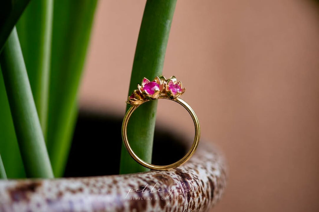 Nhẫn thiết kế Linh lan Ruby