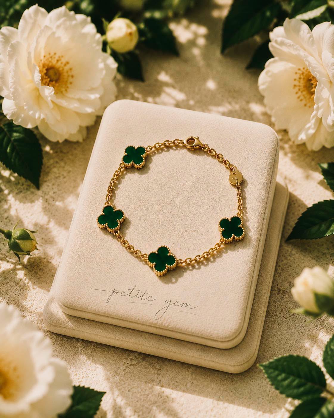 Vòng Tay Cỏ Bốn Lá Chalcedony