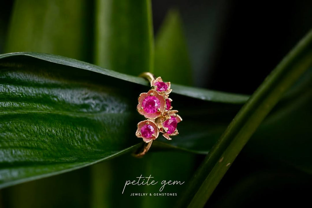 Nhẫn thiết kế Linh lan Ruby