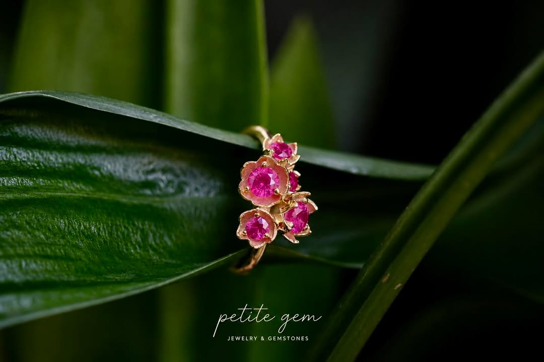 Nhẫn thiết kế Linh lan Ruby