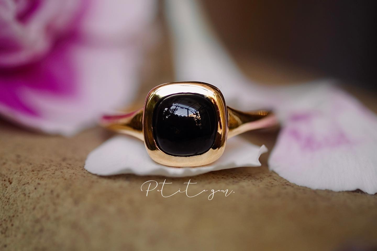 Nhẫn Onyx Đen 7mm – Tối giản & Bí ẩn