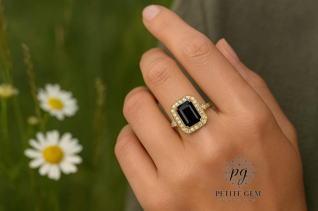 Nhẫn nữ tourmaline đen 8x10mm viền đá