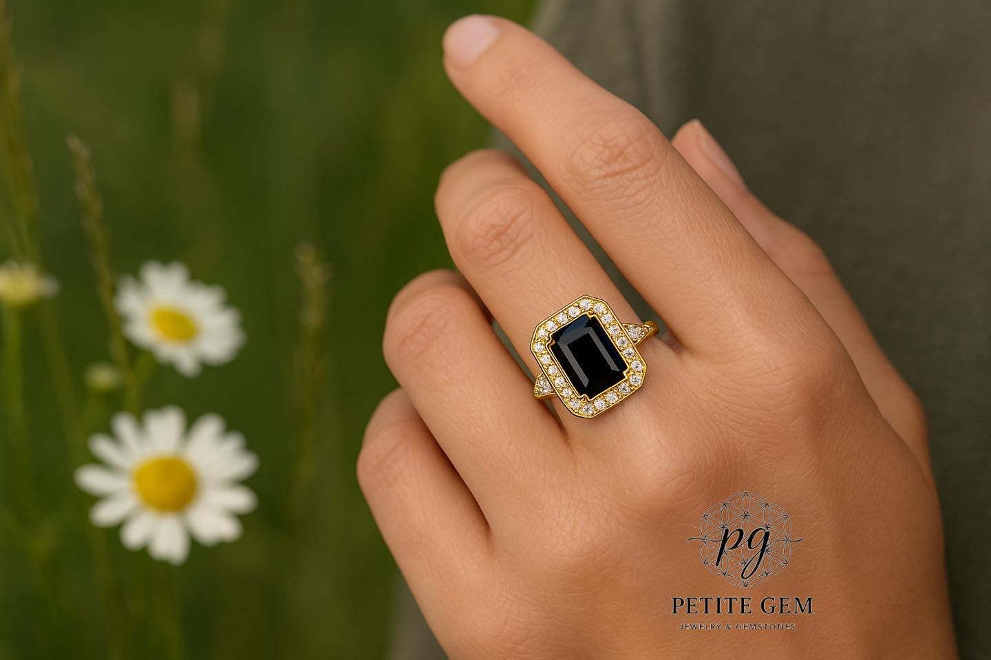 Nhẫn nữ tourmaline đen 8x10mm viền đá