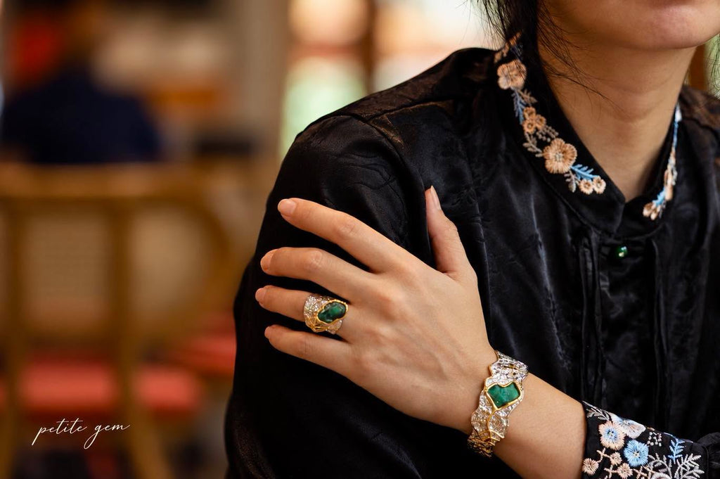 Nhẫn đá Emerald thô kết hợp vàng trắng và vàng