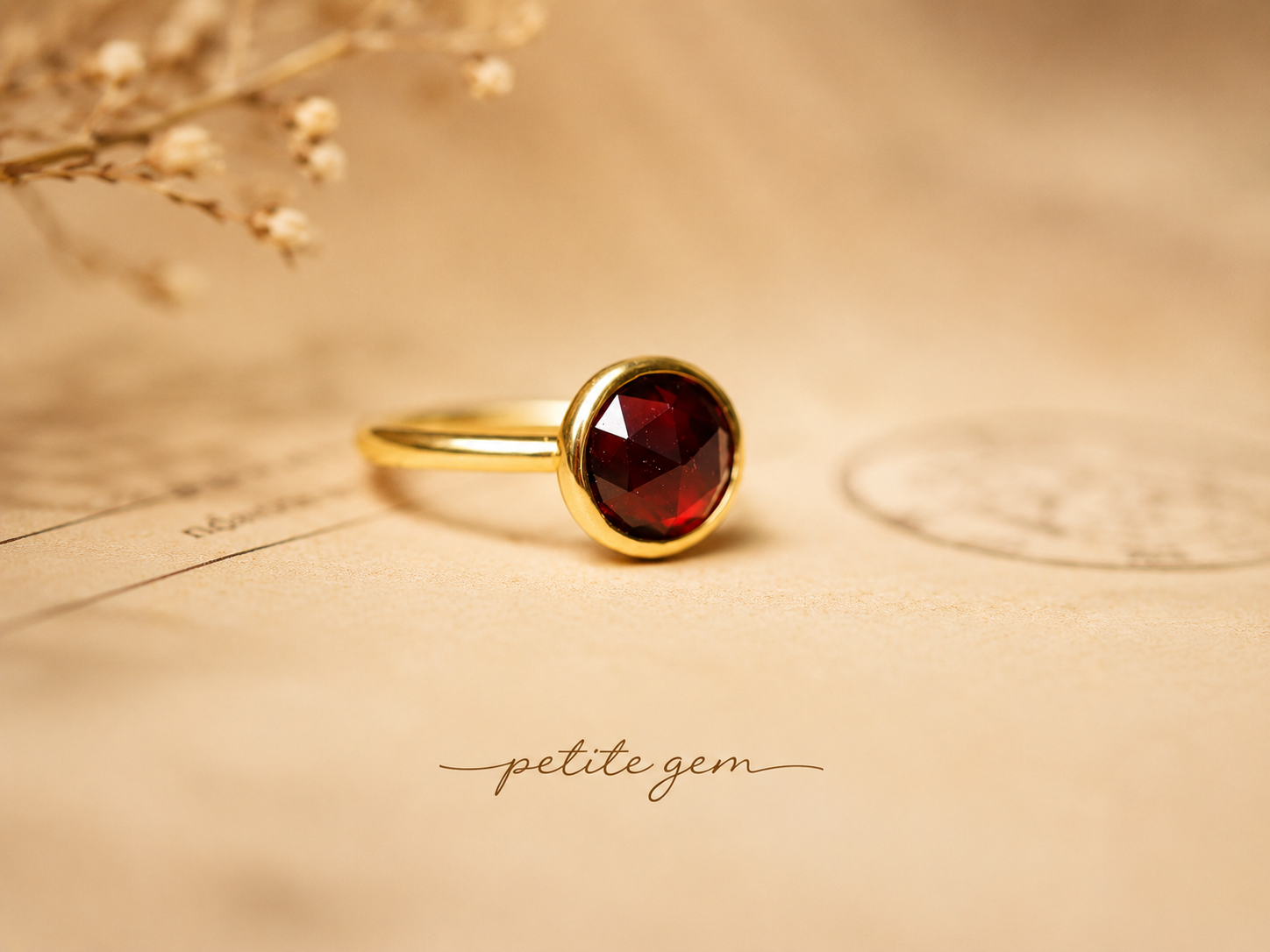 Nhẫn đá garnet tròn