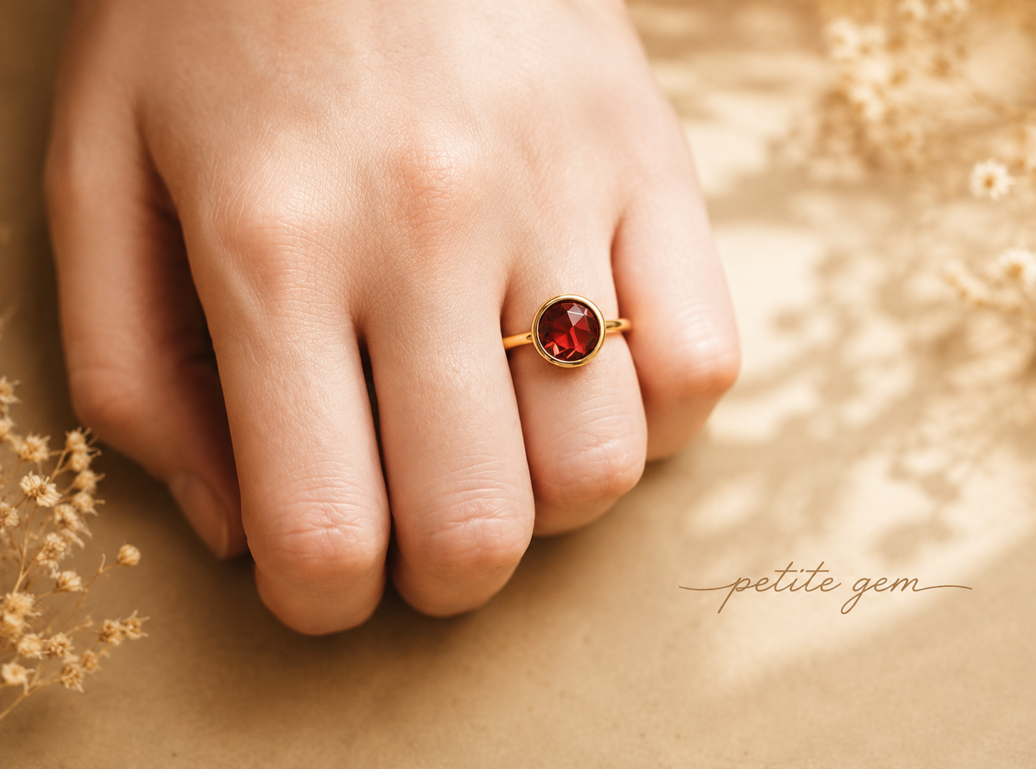 Nhẫn đá garnet tròn