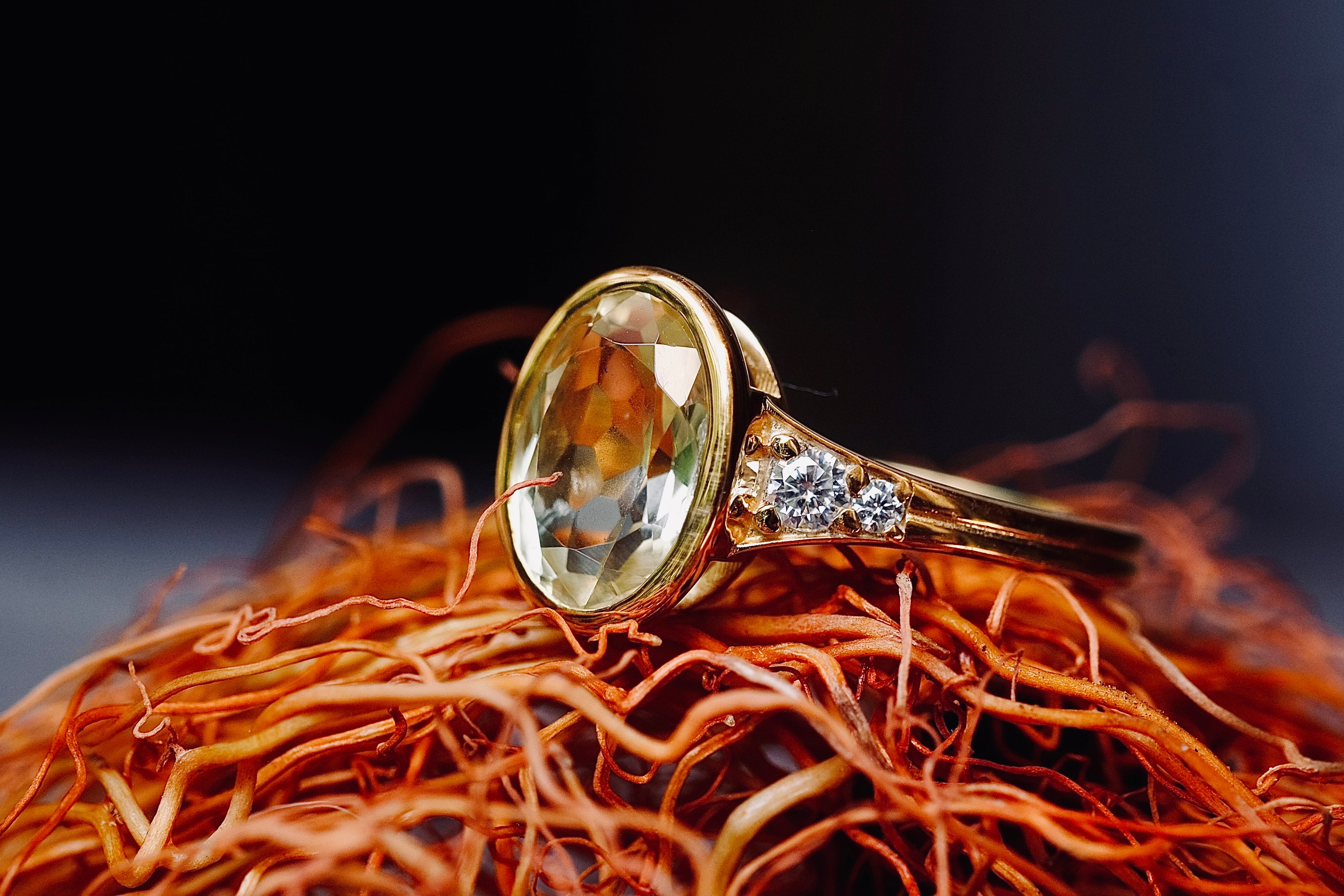 Nhẫn Lemon Quartz 8×10mm – Dịu dàng và rực rỡ
