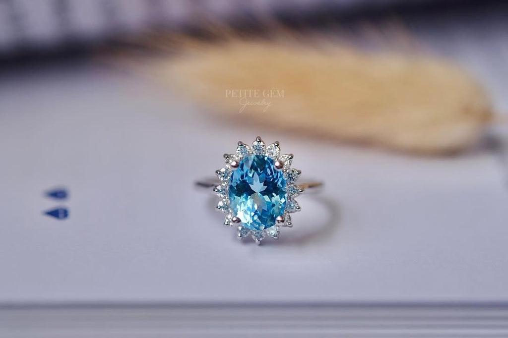 Nhẫn topaz oval viền moissanite 7*9 · pg-facebook:1104231030980806 · batch:0521008e:1